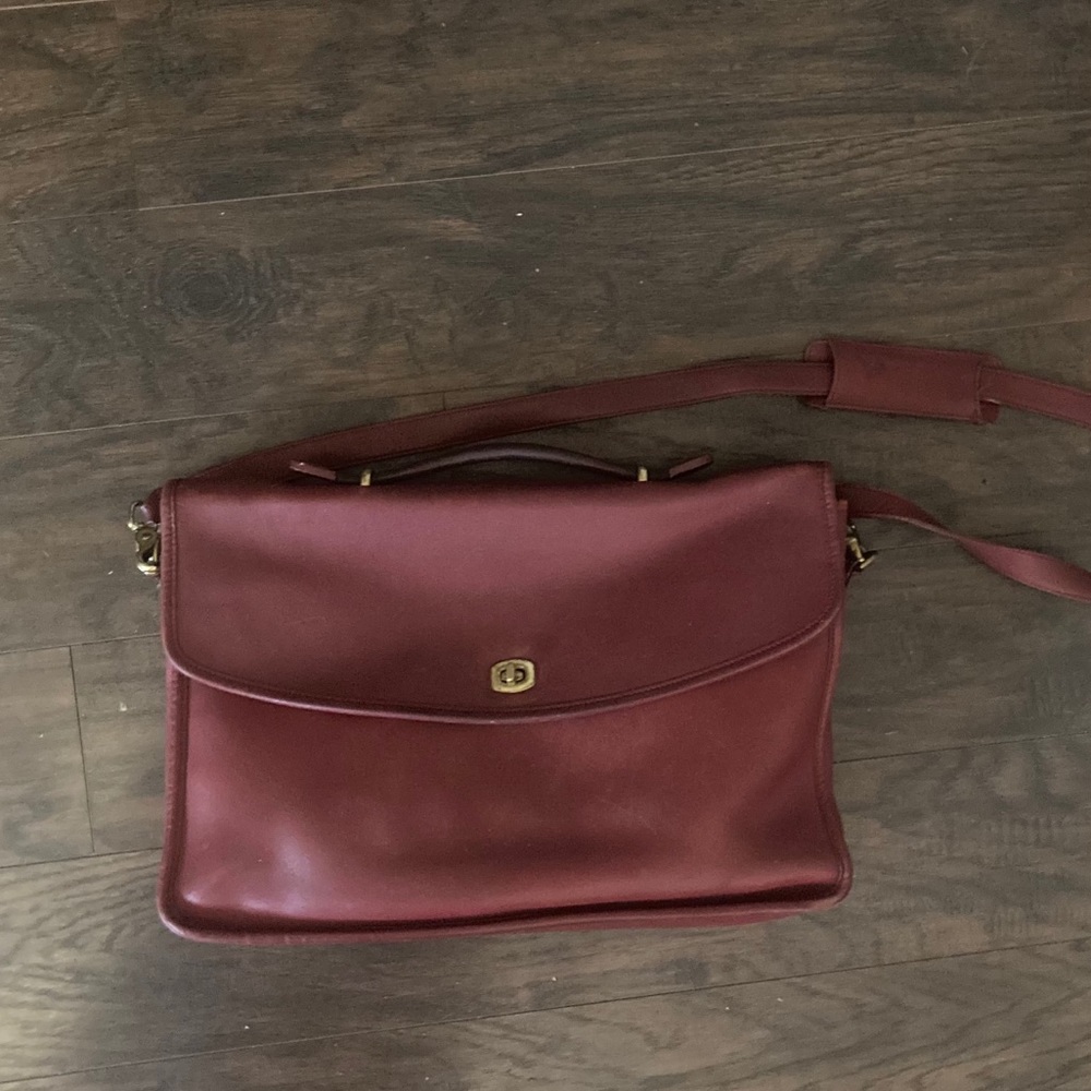 Beautiful large vintage leather coach bag